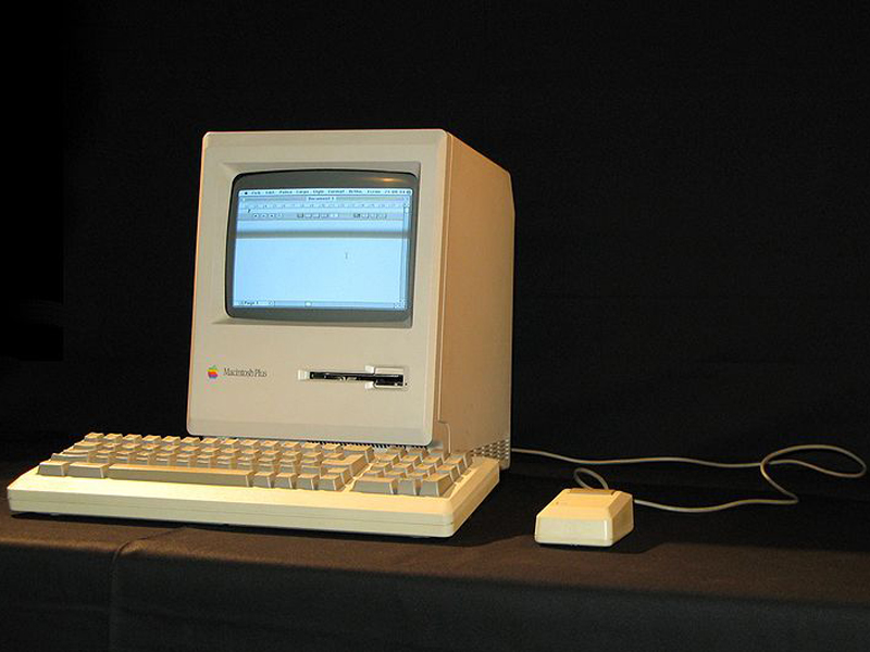 Ai tạo ra chiếc máy tính đầu tiên? may tinh doi dau